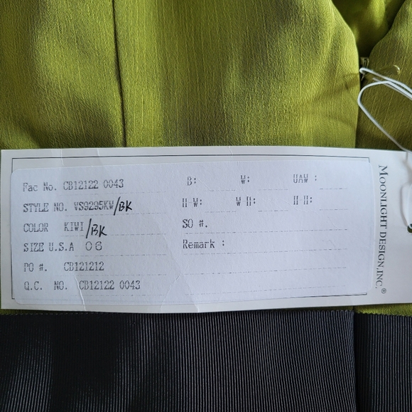 Dress - Picture 2 of 4